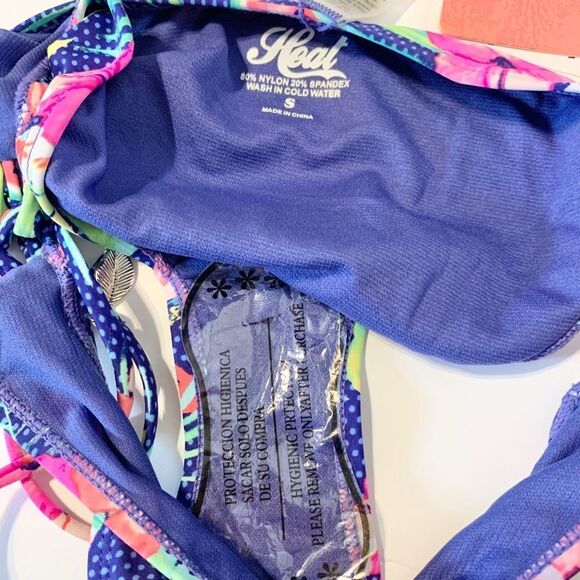 Heat Sweet Escape Tropical Watermelon Cross Tie Side String Bikini Bottoms Small - Picture 8 of 10